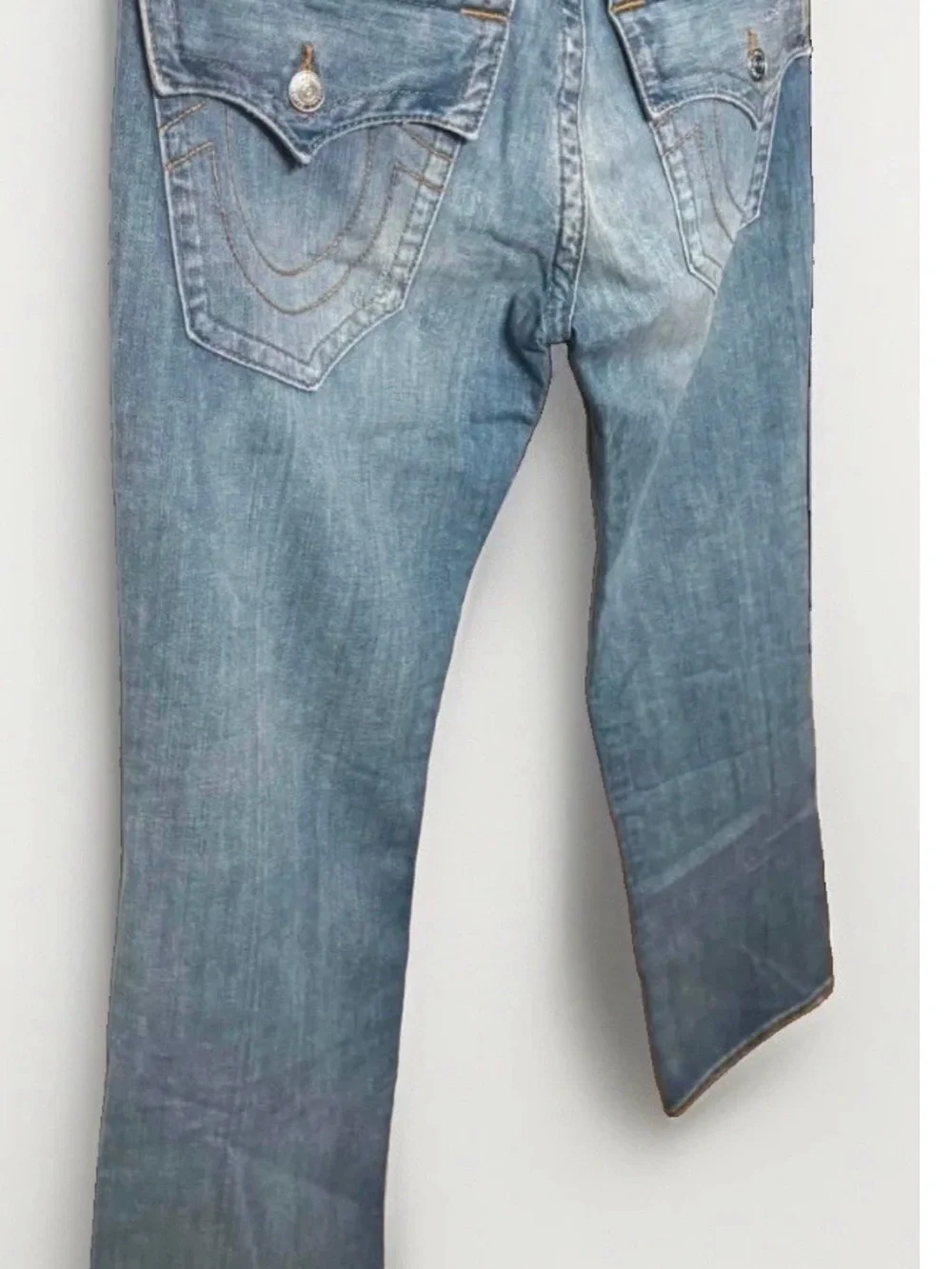NWOT TRUE RELIGION MENS 34 STRAIGHT FLAP JEANS HEAVYDISTRESSED RED ORANGE STITCH